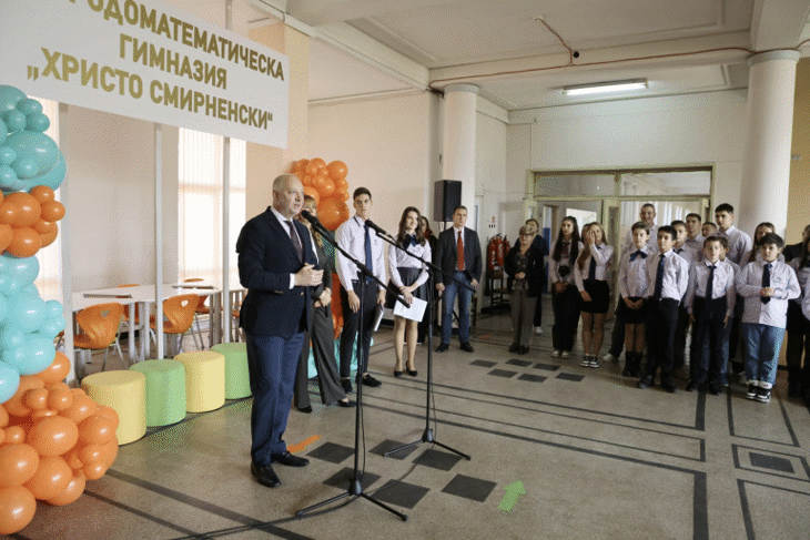 Премиерът Желязков: Над половин милиард лева инвестиции в над 2200 STEM центъра в страната