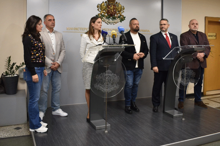 Министър Щонова: Растениевъдството е стратегически сектор, затова първите мерки на държавата бяха насочени към него