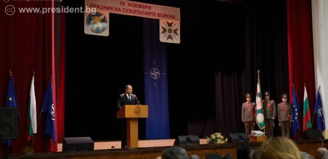 Държавният глава: България има нужда от модерна и боеспособна армия, съвместима със своите съюзници