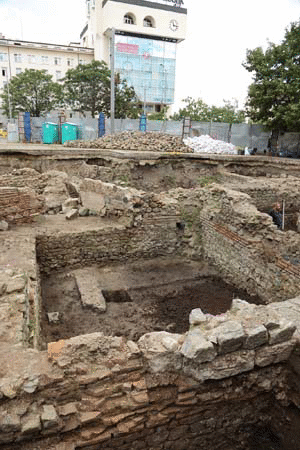 Фандъкова: Открити са сребърни монети и златни накити при археологическите проучвания на площада около църквата „Света Неделя“