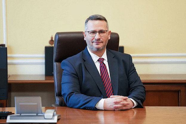 Министър Иван Христанов разкри нови тежки съмнения за злоупотреби с публичен ресурс - осем сигнала са изпратени до Прокуратурата само през последните дни