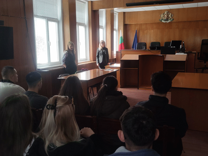 Ученици от Аксаково посетиха Съдебната палата в Деня на отворените врати на Окръжна прокуратура-Варна