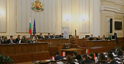 Младежи от 10 страни дебатираха в пленарната зала на Народното събрание по актуални теми от дневния ред на Европейския парламент