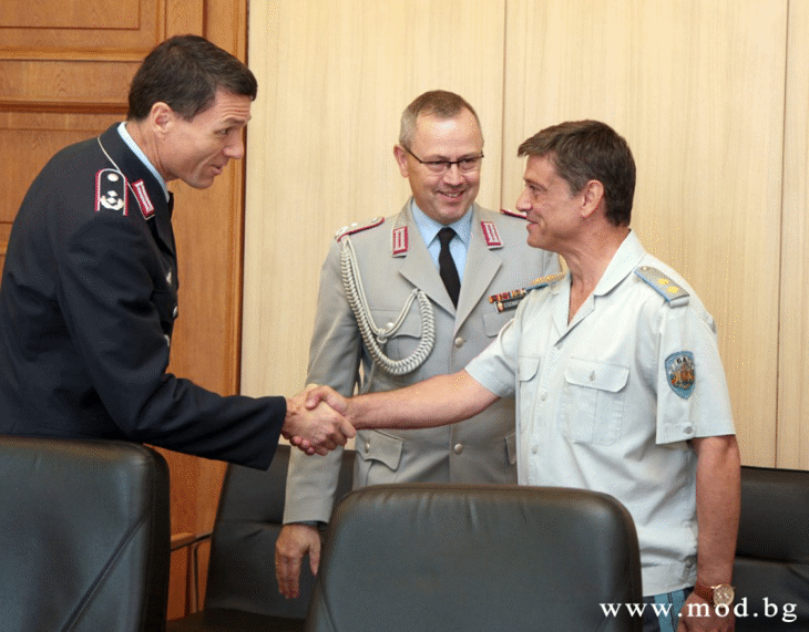 Заместник-началникът на отбраната генерал-майор Константин Попов се срещна днес с новия  аташе по отбраната на Федерална република Германия подполковник Марк Аскуи