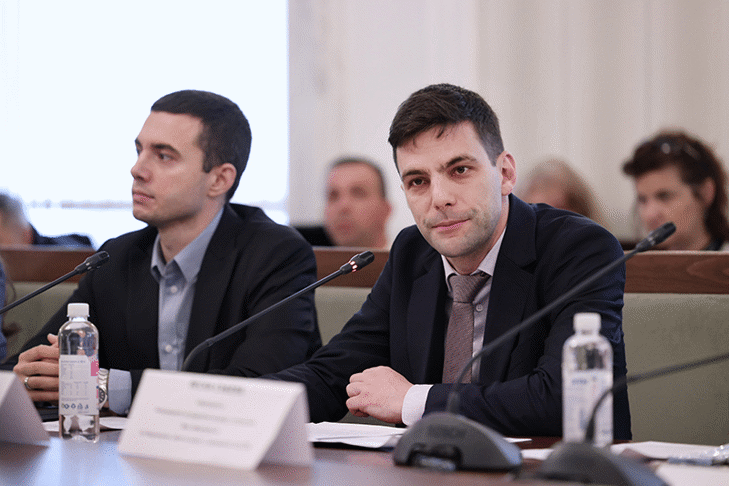 Председателят на Народното събрание Никола Минчев откри националната кръгла маса „Тенденции, проблеми и новости при медицинските изделия и помощните средства“