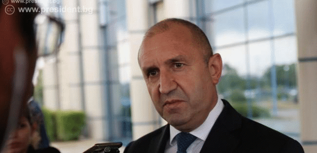 Румен Радев: Надявам се партиите да са си извлекли поуки и в тази кампания да не горят мостовете, по които ще трябва да преговарят за съставяне на правителство