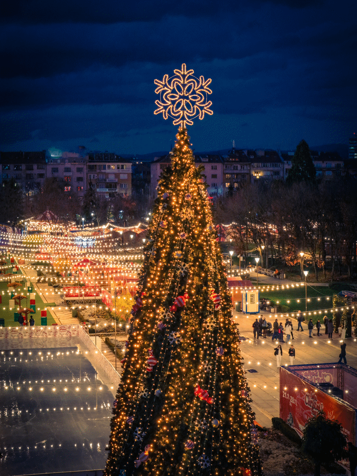 Столична община даде старт на празничния сезон с откриване на Sofia Christmas Fest пред НДК
