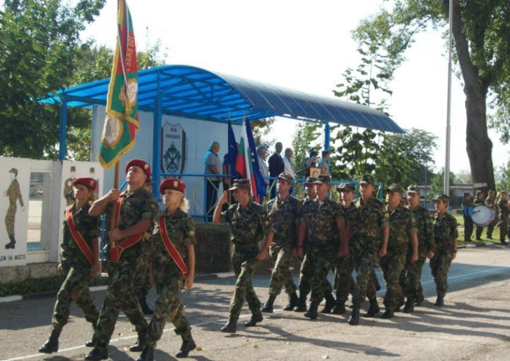 Военнослужещите от 55-ти Инженерен полк отбелязаха празника на инженерните войски и 40 години от основаването на военното формирование