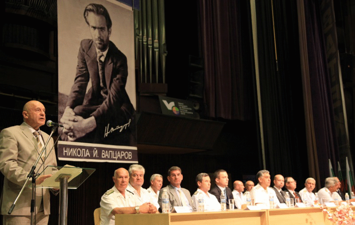 Студентите от “Випуск - 2013” на ВВМУ “Н. Й. Вапцаров” получиха днес своите дипломи за завършено висше образование