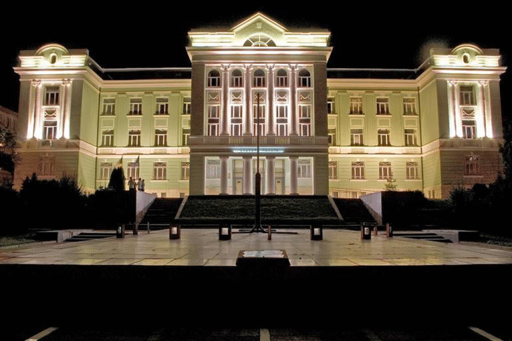 Предаденият на съд по обвинителен акт на Окръжната прокуратура в Шумен за убийство на родната си майка, извършено по особено мъчителен начин и с особена жестокост, ще търпи наказание 30 години лишаване от свобода