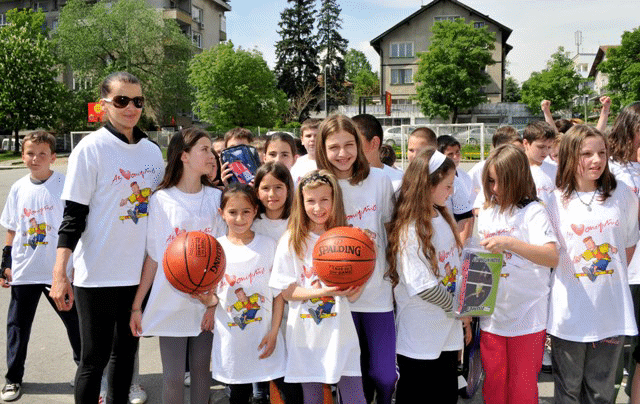 80 деца обикнаха спорта с Тереза Маринова