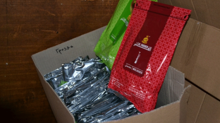 Контрабанден тютюн за наргиле на стойност 24 000 лева задържаха митническите служители на МП Капитан Андреево