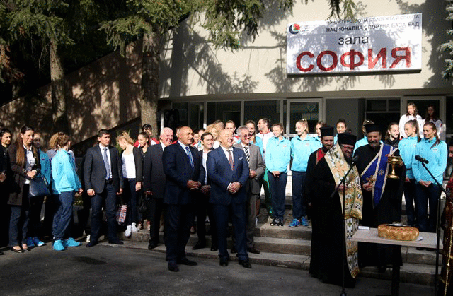 Премиерът Бойко Борисов и министър Красен Кралев откриха реновираната зала „София“