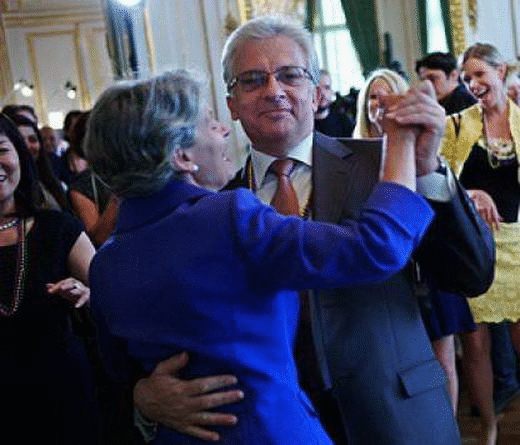 Ирина Бокова осигурила имунитет на бизнесмен, издирван чрез Интерпол за пране на пари