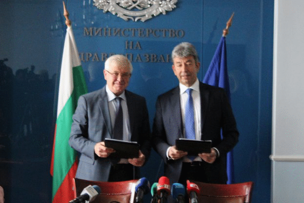 Министър Ананиев: Първите оборудвани линейки ще бъдат доставени до 60 дни