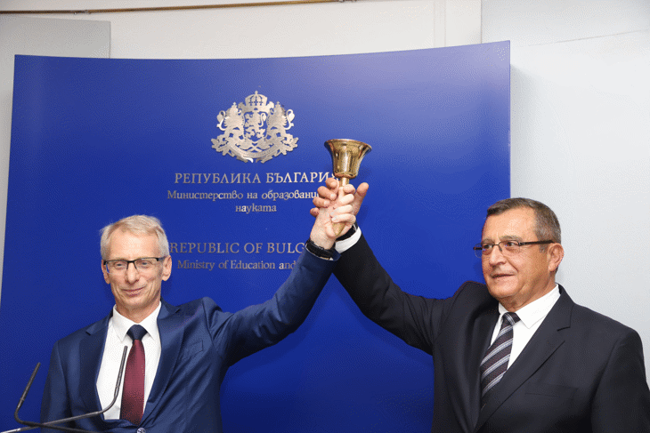 Министър Пенов: Образованието Не Може Да Е Обект На Политически Игри
