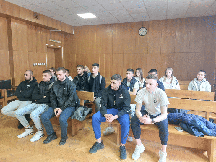 Ученици от ПМГ „Професор Емануил Иванов“ бяха гости в Деня на отворените врати, организиран от Окръжен съд и Окръжна прокуратурата - Кюстендил