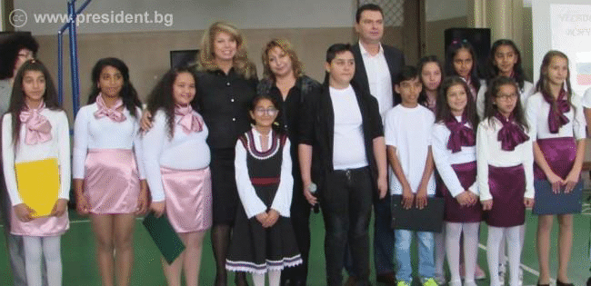 Вицепрезидентът в 136 ОУ в София: Без учителите няма да я има българската нация