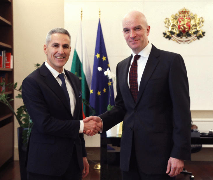 Премиерът Гюров проведе среща с посланика на Обединеното кралство Натаниел Копси