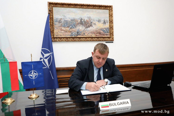 България се присъедини към Инициативата на НАТО за сътрудничество в сферата на обучение на пилоти в Европа