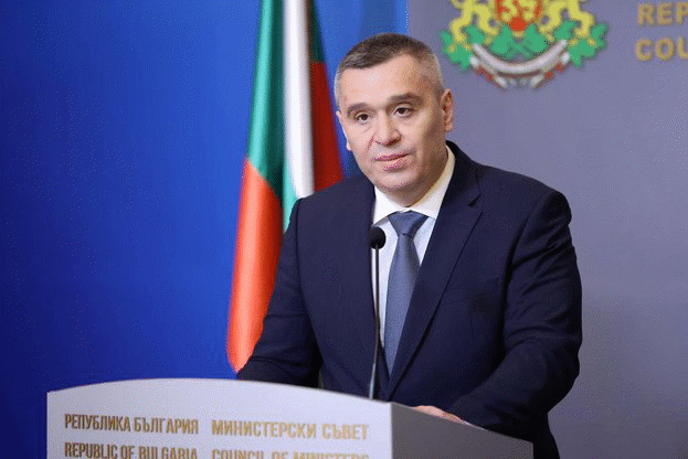 Министър Тахов: Държавата ще компенсира земеделските производители заради измръзналата продукция