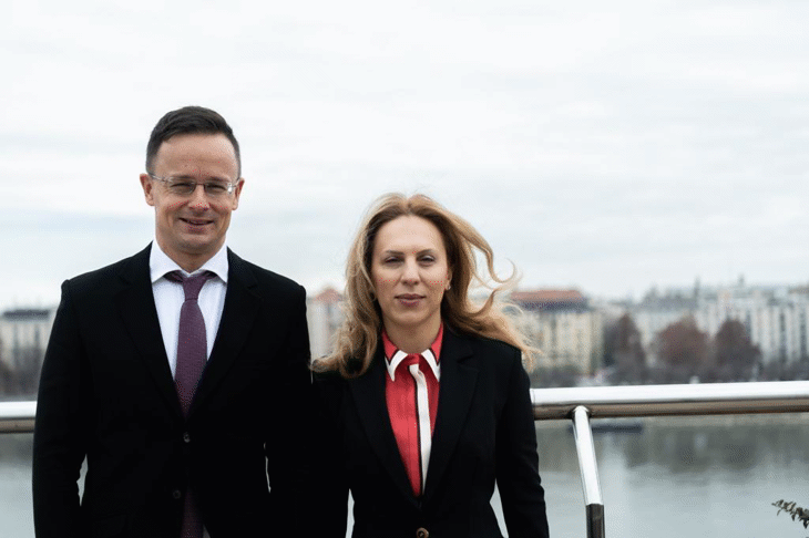 Вицепремиерът Марияна Николова разговаря с министъра на външните работи и външноикономическите отношения на Унгария Петер Сиярто