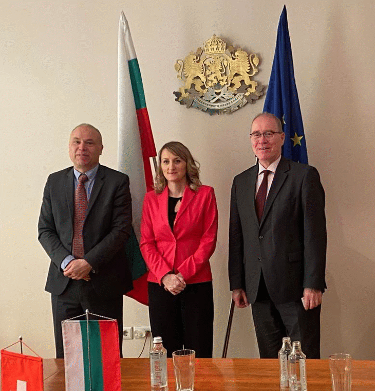 Министър Карамфилова се срещна с посланика на Швейцария у нас