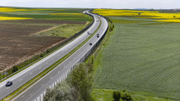 Утре за геодезическо заснемане и асфалтови дейности временно ще се променя организацията на движение по АМ „Тракия“ в Софийска област