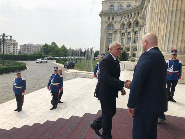 Среща на министър Валентин Радев в румънския парламент