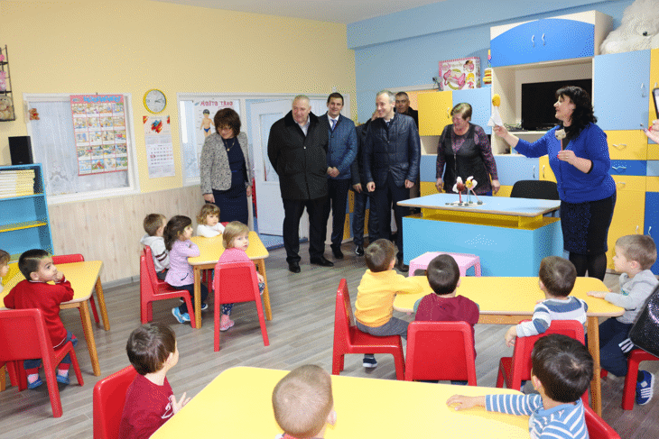 Министър Красимир Вълчев: Няма Да Насърчаваме Закриване На Училища