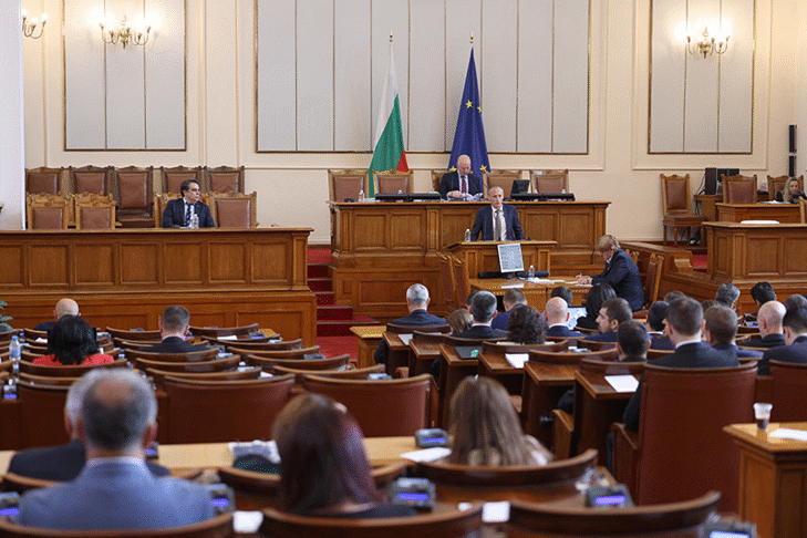 Народното събрание единодушно прие решение за определяне на допълнителен срок за събиране на приходи, извършване на разходи и предоставяне на трансфери от държавния бюджет