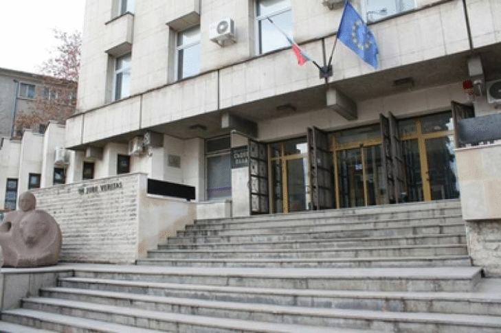 Районна прокуратура – Велико Търново предаде на съд рецидивист за кражба на икони и картини от къща на художник