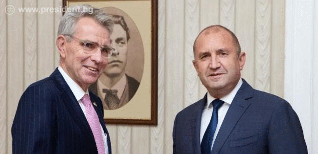 Румен Радев: Подобряването на енергийната свързаност в Югоизточна Европа е от ключово значение за справяне с икономическата и социална криза Румен Радев: Подобряването на енергийната свързаност в Югоизточна Европа е от ключово значение за справяне с икономическата и социална криза