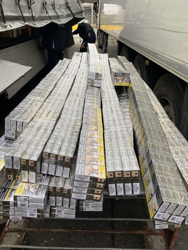 Над 240 000 къса цигари задържаха митническите служители на МП Капитан Андреево