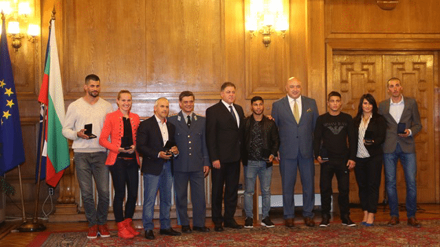 Министър Кралев: Българската армия е добра възможност за кариера след спорта