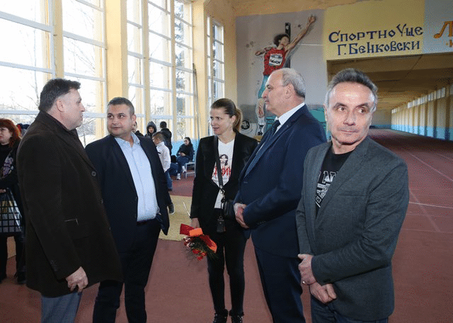 Зам.-министър Андонов откри реновирана зала по лека атлетика към спортно училище “Георги Бенковски” в Плевен