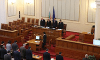 Народното събрание почете с минута мълчание паметта на жертвите от Хитрино НС