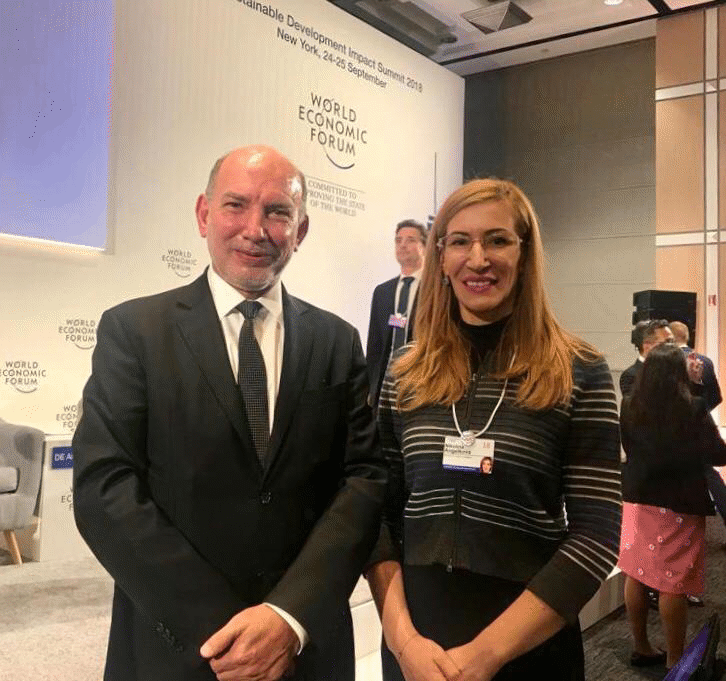 Министърът на туризма Николина Ангелкова разговаря с Луис Алфонсо де Алба, специален пратеник на ООН за Срещата на върха по въпросите за климата през 2019 г.