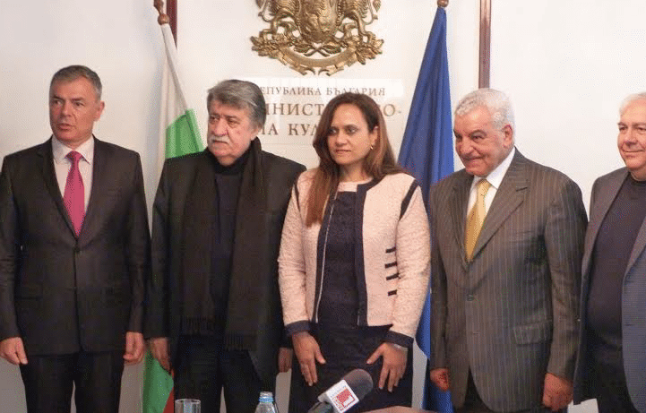 Министърът На Културата Вежди Рашидов Покани Световноизвестния Египтолог Д-Р Захи Хауас Да Участва В Разкопки Заедно С Български Археолози В Долината На Тракийските Царе