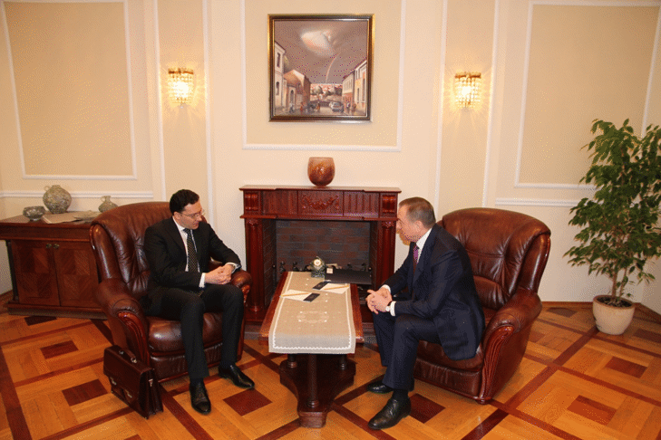 Министър Митов се срещна с колегата си от Беларус Владимир Макей