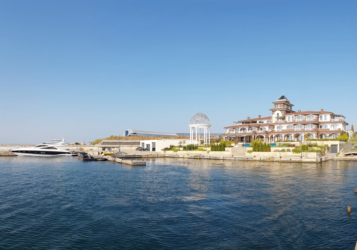 РБ помага на Доган да заграби и пристанището до Сарая