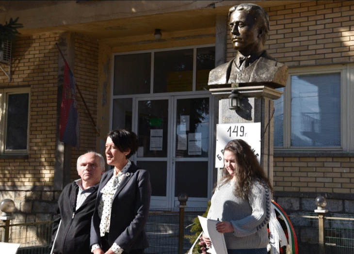 Председателят на Комисията по политиките за българите извън страната Антоанета Цонева се срещна с българи в Босилеград
