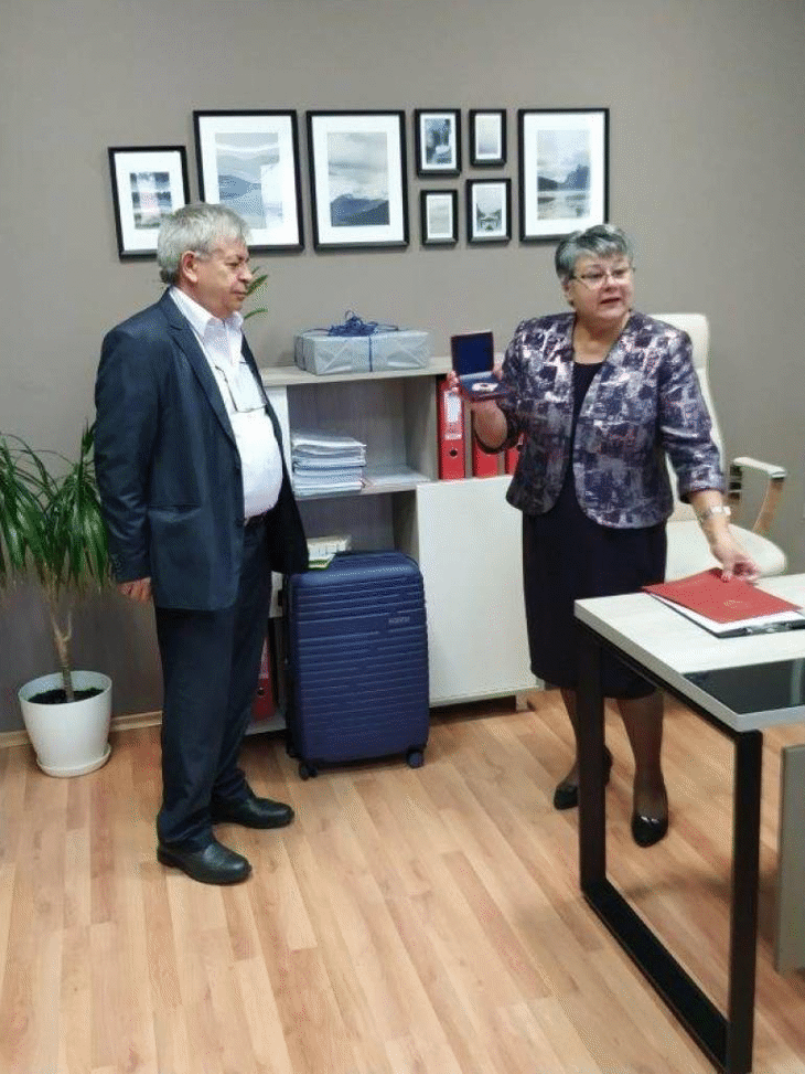 Почетен знак на Прокуратурата на Република България бе връчен на прокурор от Окръжната прокуратура в Шумен за висок професионализъм в цялостната му работа