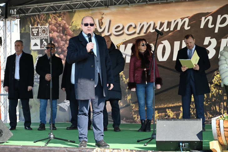 Вицепремиерът Лазаров: Правителството Ще Продължава Да Подкрепя Българските Лозари И Производители На Вино