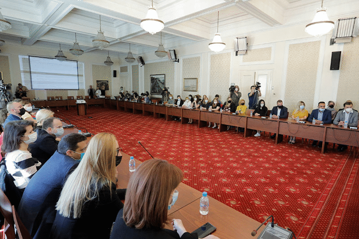 Председателят на Народното събрание Ива Митева представи обновения интернет портал на законодателната институция