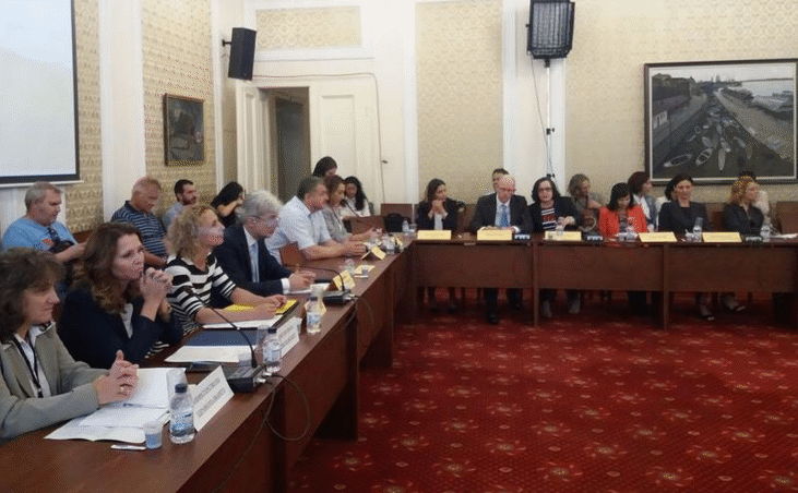 Качеството на въздуха се подобрява, но общините трябва да предприемат още мерки