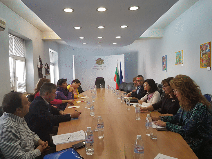 Обществените Съвети Могат Да Контролират Безплатните Закуски В Училищата