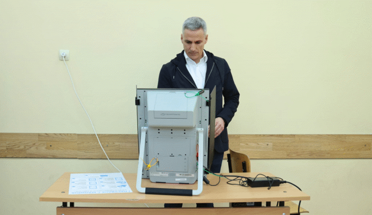 Премиерът Гюров: Да покажем, че свободните хора и техният глас са по-силни от всякакви опити за манипулиране на изборите