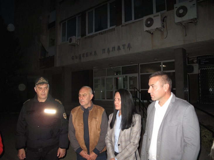 Районна прокуратура – Стара Загора наблюдава две досъдебни производства за палеж на заведение и за хулиганство спрямо полицейски служители, задържан е 46-годишен мъж