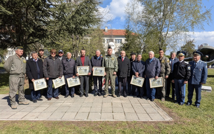 Трета авиационна база срещна четири поколения военни летци и авиационни специалисти по повод 100-годишнината от рождението на първия командир на формированието генерал-полковник Симеон Стефанов Симеонов